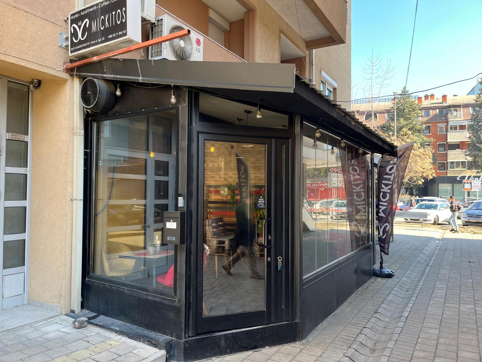 Mickitos Urban Hostel スコピエ エクステリア 写真