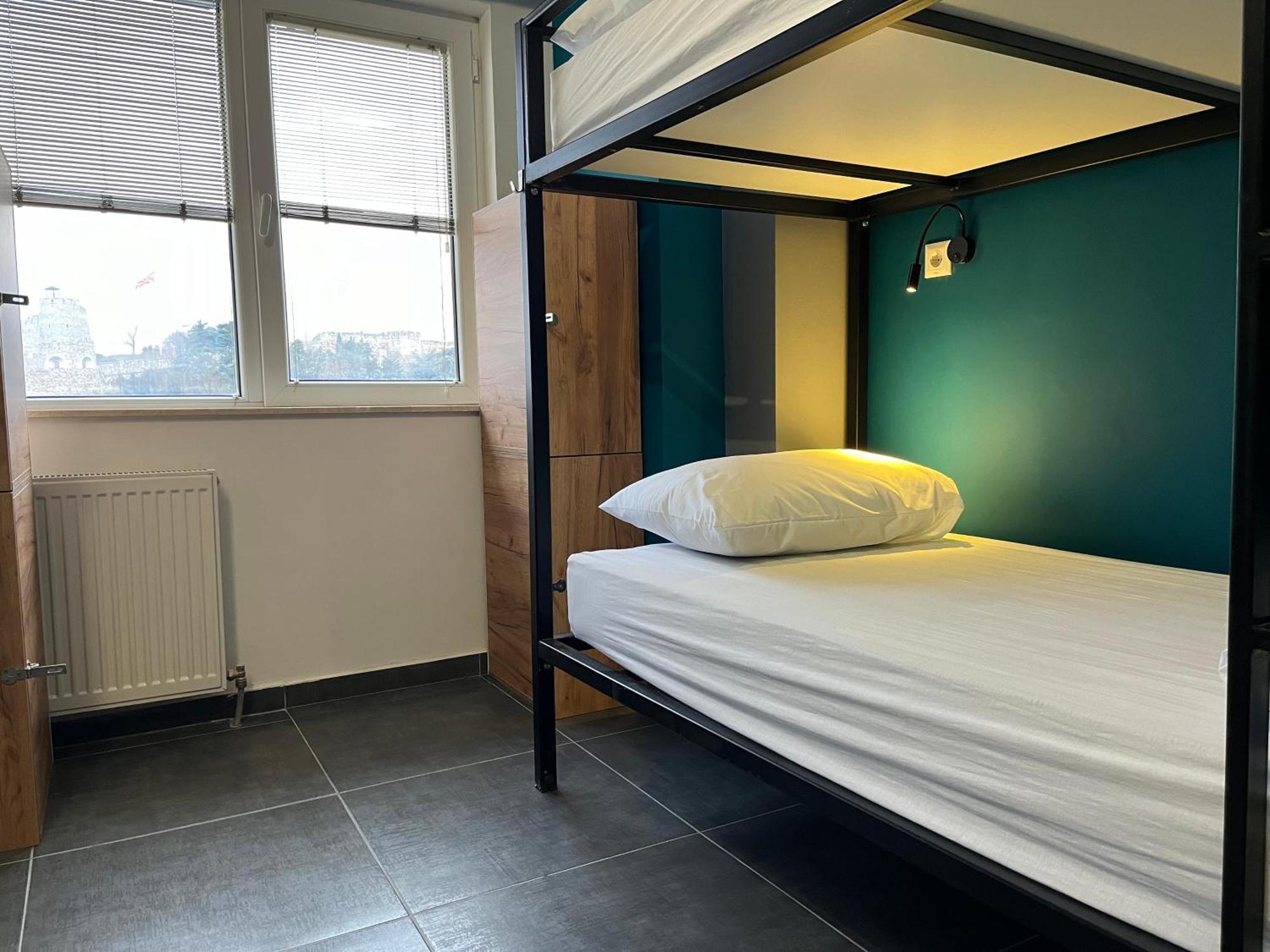 Mickitos Urban Hostel スコピエ エクステリア 写真