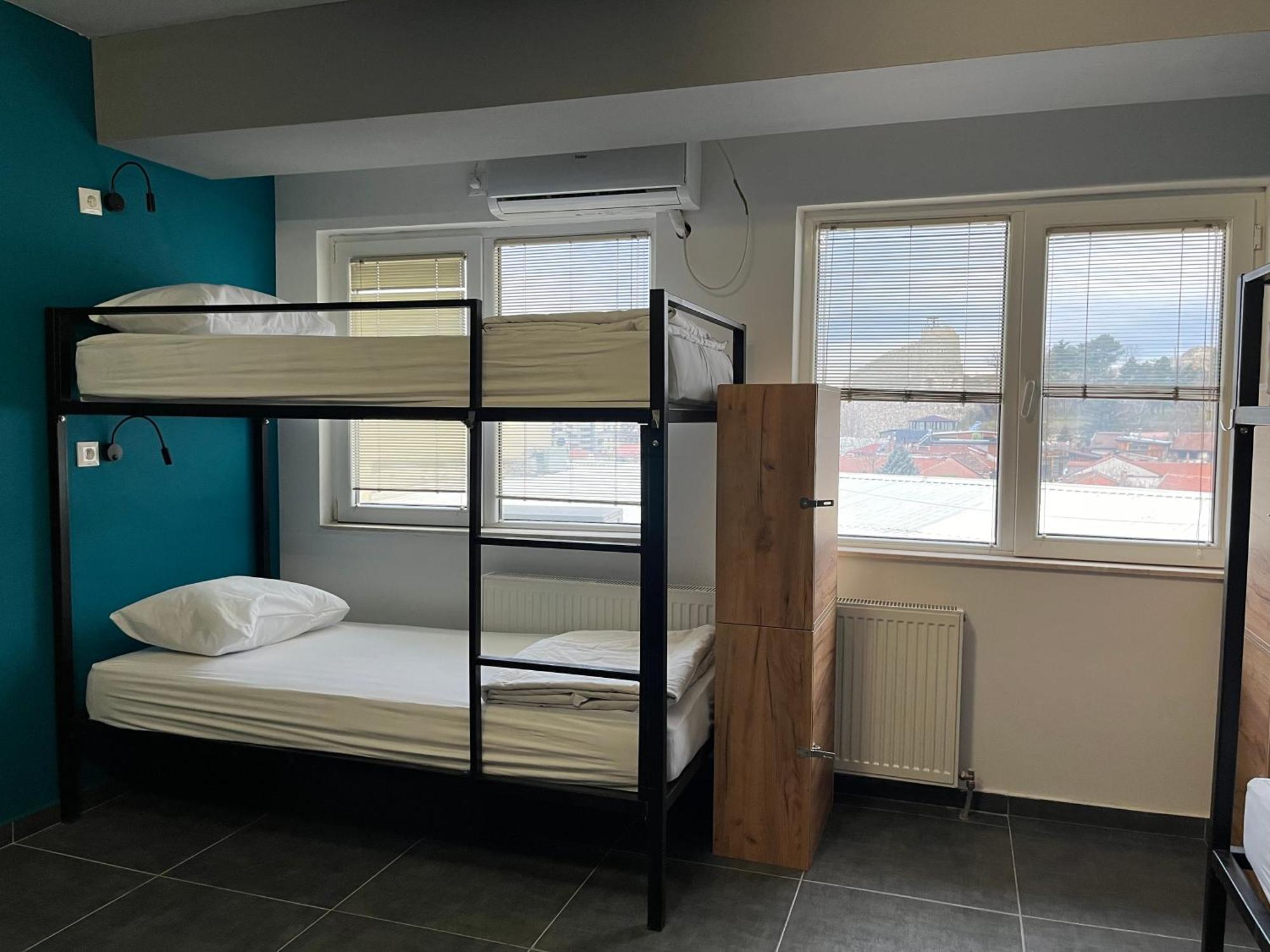 Mickitos Urban Hostel スコピエ エクステリア 写真