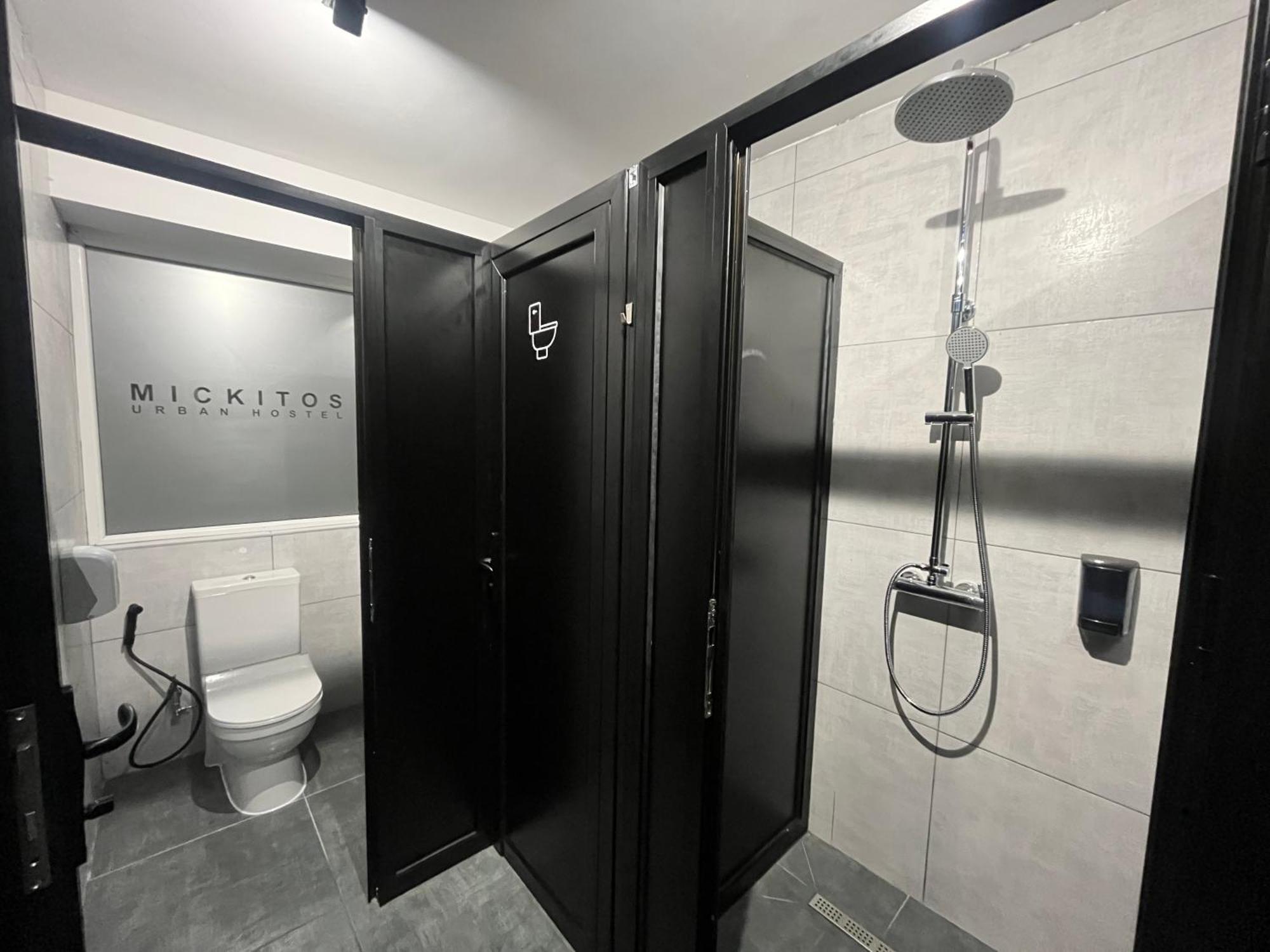 Mickitos Urban Hostel スコピエ エクステリア 写真