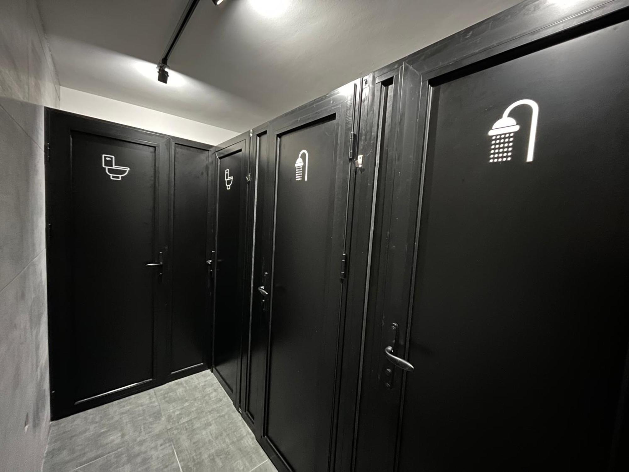 Mickitos Urban Hostel スコピエ エクステリア 写真