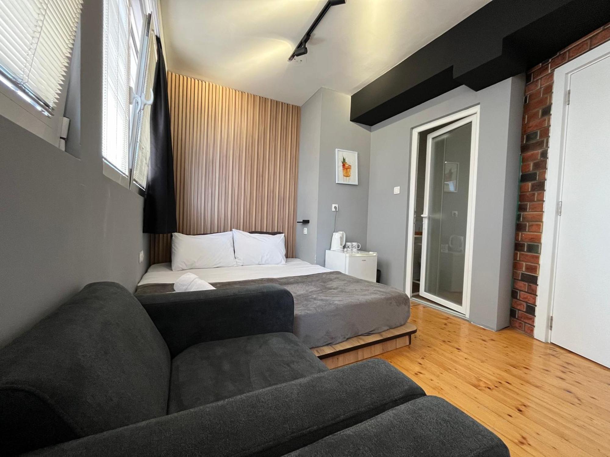 Mickitos Urban Hostel スコピエ エクステリア 写真