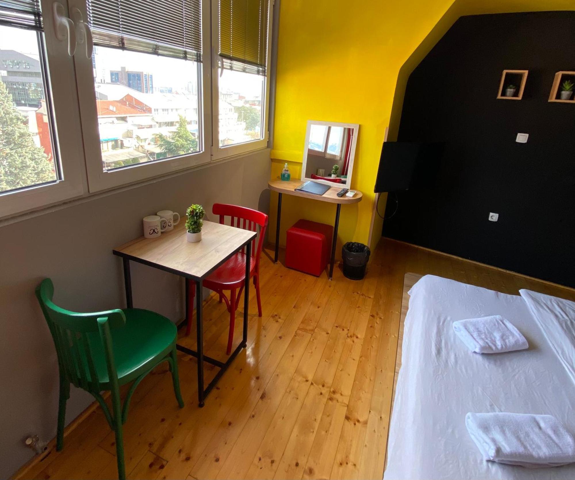 Mickitos Urban Hostel スコピエ 部屋 写真